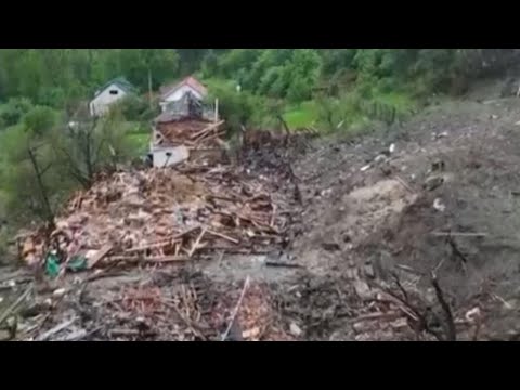 Russia continues massive drone strikes on Ukraine as Trump shifts tone on Putin