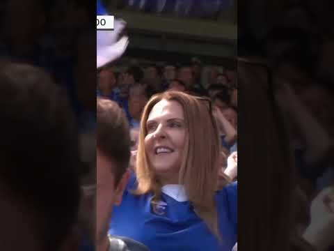 Goodison Park is ROCKING ๐ฅ