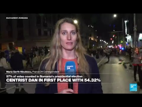 Supporters of Nicusor Dan celebrate in Romania’s capital Bucharest • FRANCE 24 English