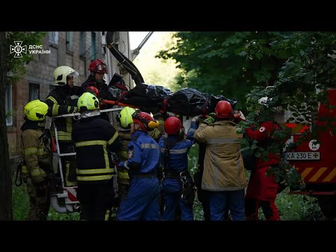 #Ukraine: Destruction in #Kyiv after Russian strikes • FRANCE 24 English