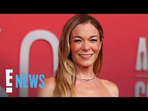 LeAnn Rimes Reveals Her Teeth Fell Out Mid-Performance