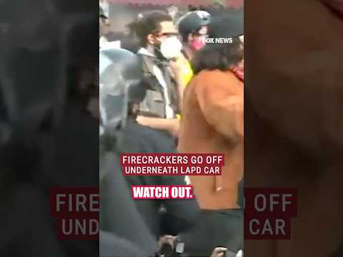 WATCH: Anti-ICE protesters hurl firecrackers during Fox News hit #shorts #crime #california #usa #us