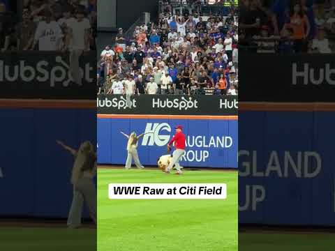WWE Raw at Citi Field 🤣 #mets #wwe #raw