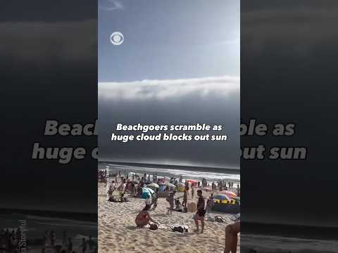 Enormous roll cloud darkens sky in Portugal #shorts