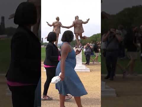 Trump, Epstein ‘Best Friends Forever’ statue hastily removed from DC’s National Mall #shorts