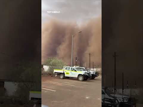 Giant dust storm sweeps across Tanami Desert in Australia