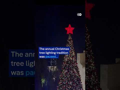 Bethlehem lights up its Christmas tree for first time since Gaza war | DW News