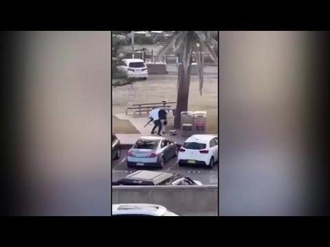 ‘Genuine hero’: Bystander tackles alleged gunman during Bondi Beach mass shooting • FRANCE 24