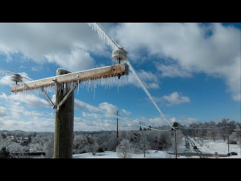 Thousands still without power in southern U.S., airlines trying to recover amid winter storm