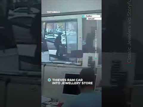 Jewellery store hit in Anaheim car-ram raid