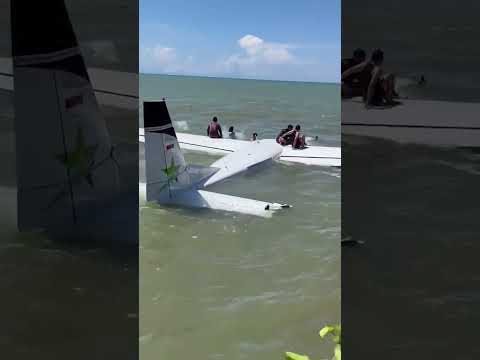 Passengers Escape HARROWING Plane Crash into Sea in Indonesia #shorts