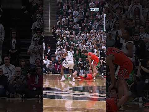 A foul was not called here after Illinois lost the appeal #basketball #cbb #jeremyfears #msu