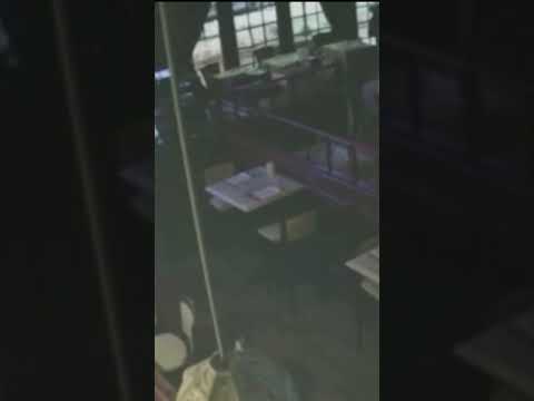 Heartless gin-swilling nut trashes trendy NYC steakhouse on Valentine’s Day #shorts