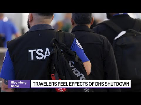 Long Airport Security Lines Become Flashpoint in DHS Shutdown Debate