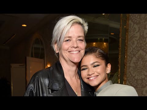 Zendaya’s Mom Reacts to Tom Holland Wedding Confession From Law Roach | E! News