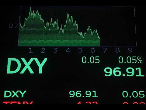 Dollar Declines as Trump Says Talks With Iran Underway