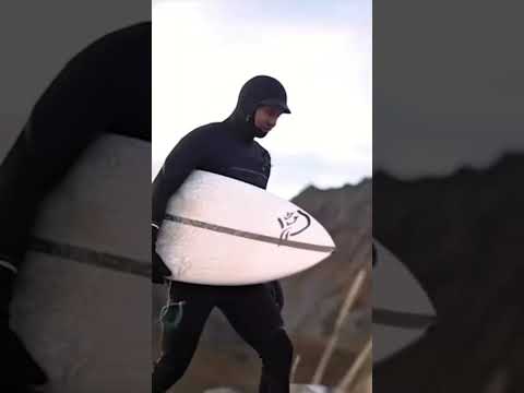 South African surfer thought he was going to die, paddled away from two great white’s with one hand
