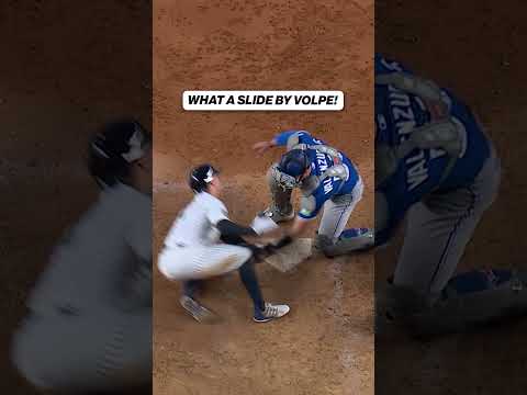 Sublime slide from Anthony Volpe 🤌 #yankees #mlb #baseball