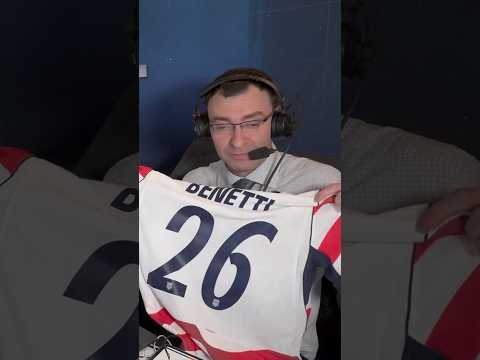 Jason Benetti shows off the custom jersey 🔥
