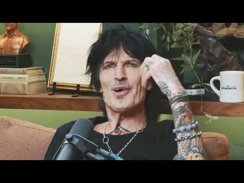 Tommy Lee Recalls Injecting Himself With WHISKEY During ’80s Drug-Fueled Binge