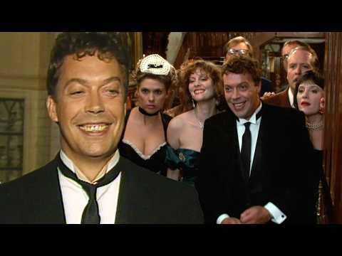 Remembering Tim Curry: On Set of Clue (1985) | ET Vault Unlocked
