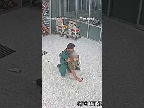 Jiu jitsu nurse steps in to subdue violent patient #shorts #news #foxnews #us