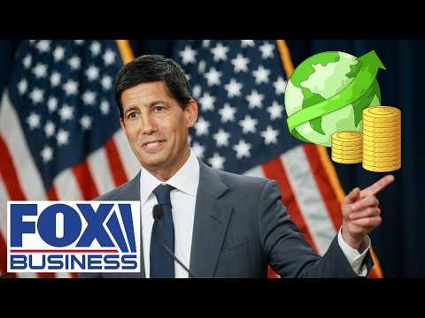 The US economy is BOOMING: Financial journalist