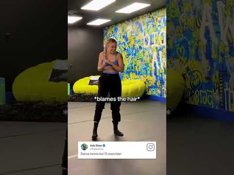 JoJo Siwa recreates one of her iconic “Dance Moms” turns. (🎥: Instagram/itsjojosiwa)