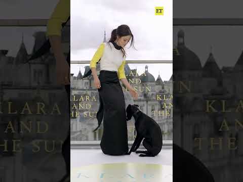 Jenna Ortega Coordinates with Her Dog at ‘Klara and the Sun’ Photocall
